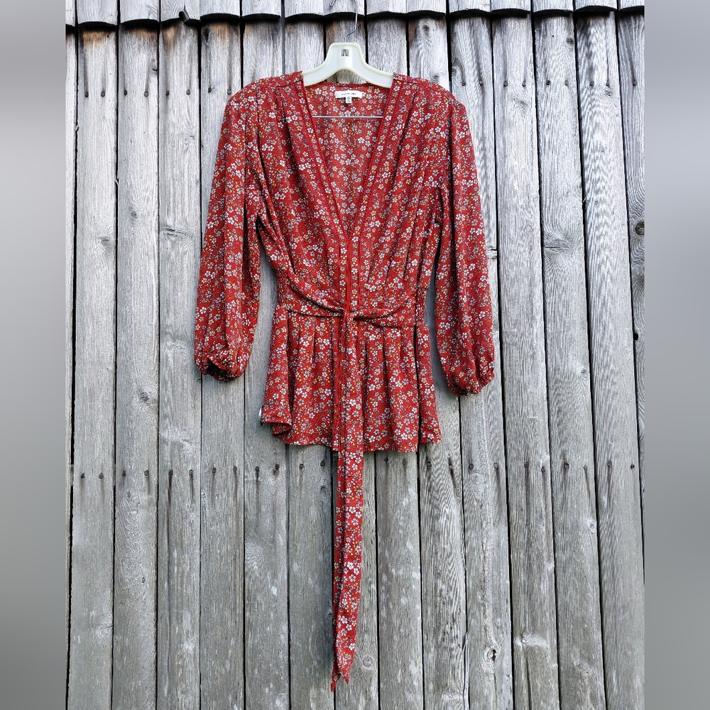 Max Studio flowy red geometric tiny print wrap sash shirt V neckline Womens M - Picture 5 of 11